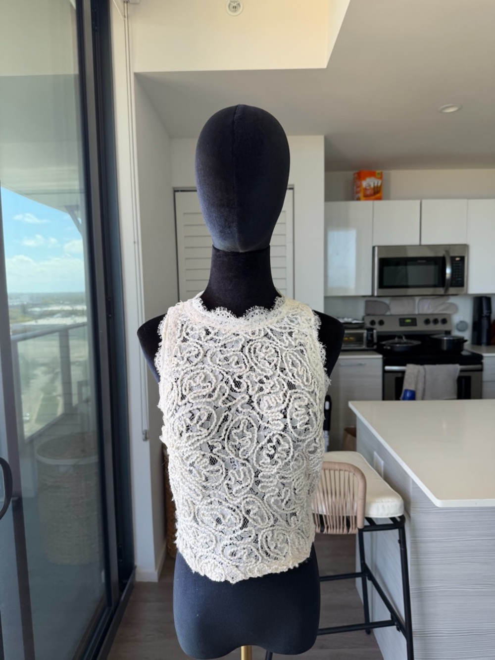 Zara Cream Lace Floral Halter Crop Top - Preloved - size S - very good